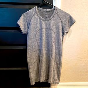 Lululemon short sleeve tech shirt